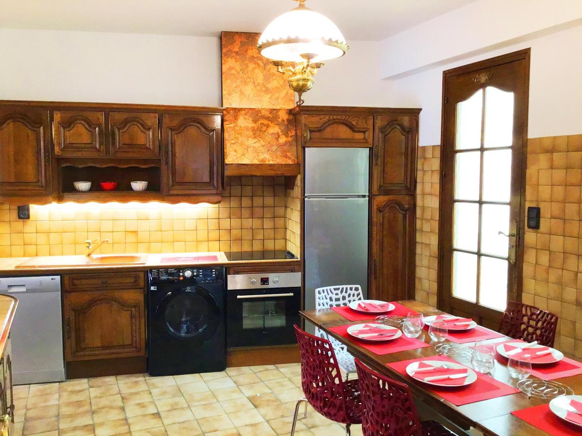 Appartement Le Soleil 140 M2 Climatise Parking Prive Proche Sanctuaires Lourdes Exterior photo